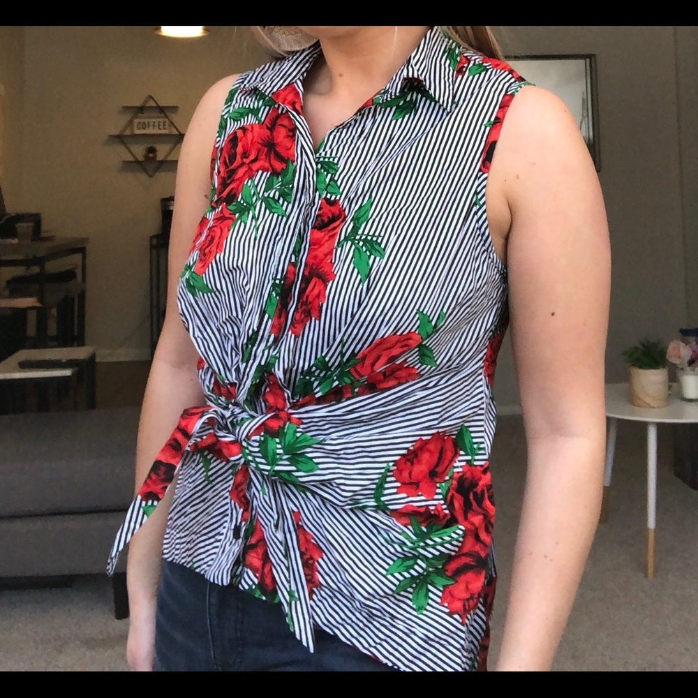 Button front blouse - Picture 2 of 5